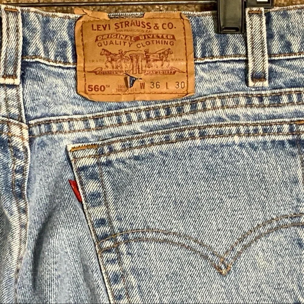 Vintage LEVI’S Mens Jeans Sz 36x30 Loose Tapered Leg 560 Blue Jeans USA Made Red - Picture 3 of 7